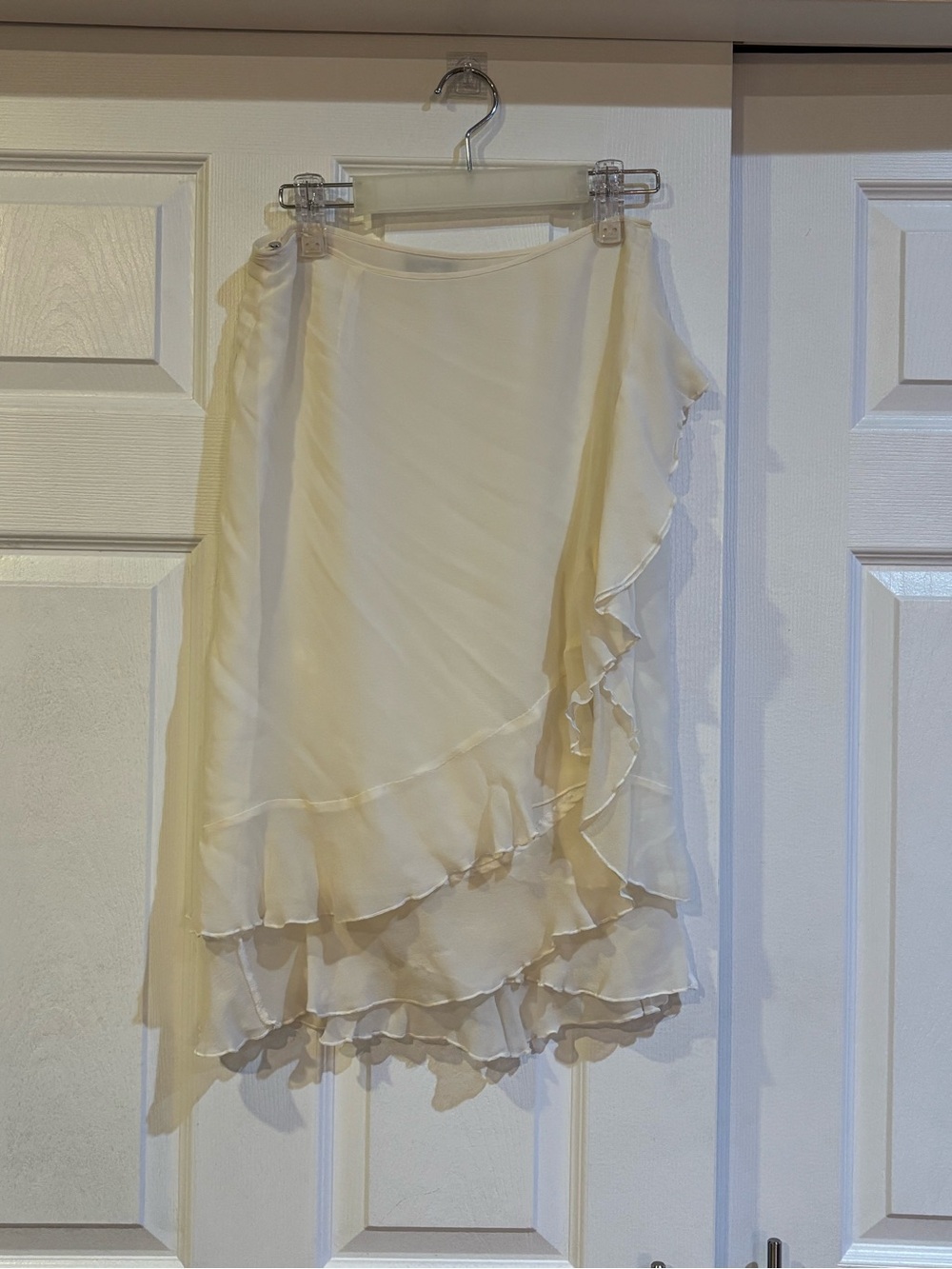 Holt Renfrew Silk Cream Chiffon Ruffle Skirt